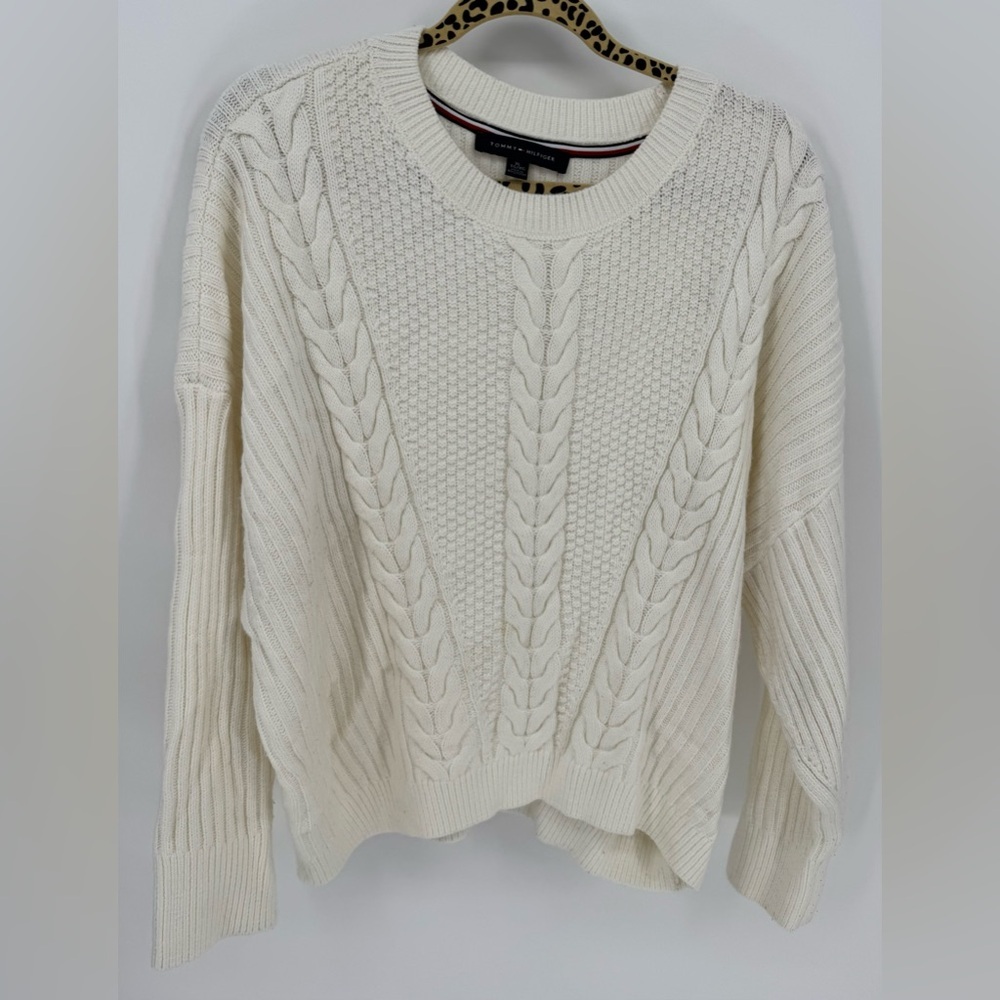 Tommy Hilfiger Women's Oversized White Cable Knit Sweater - Picture 1 of 12
